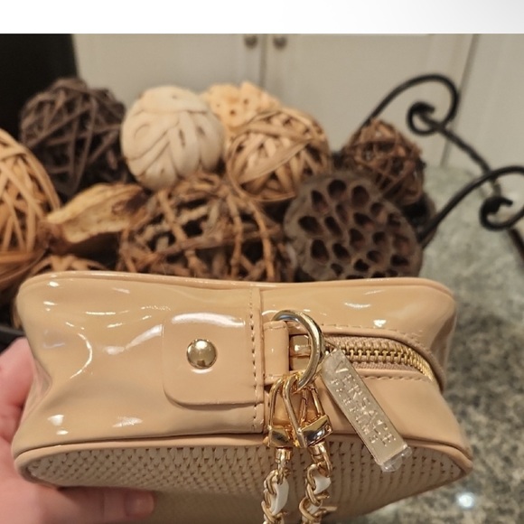 *Low Start* Versace Tan Woven NWOT Pouch/ wristlet with Gold Accents - Picture 8 of 9